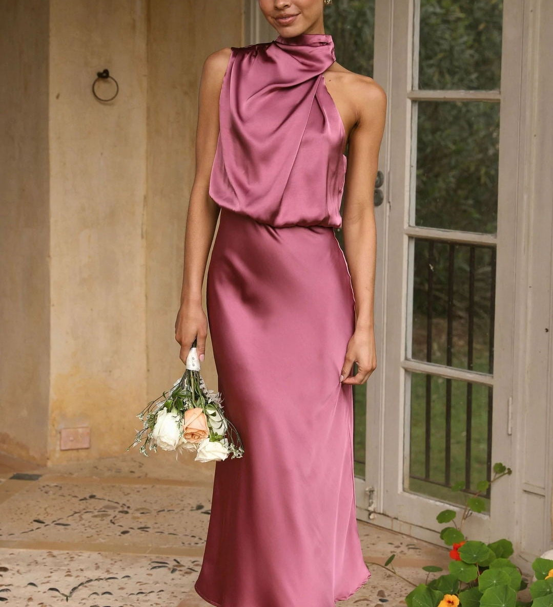 Isa – Elegantní šaty s halter výstřihem