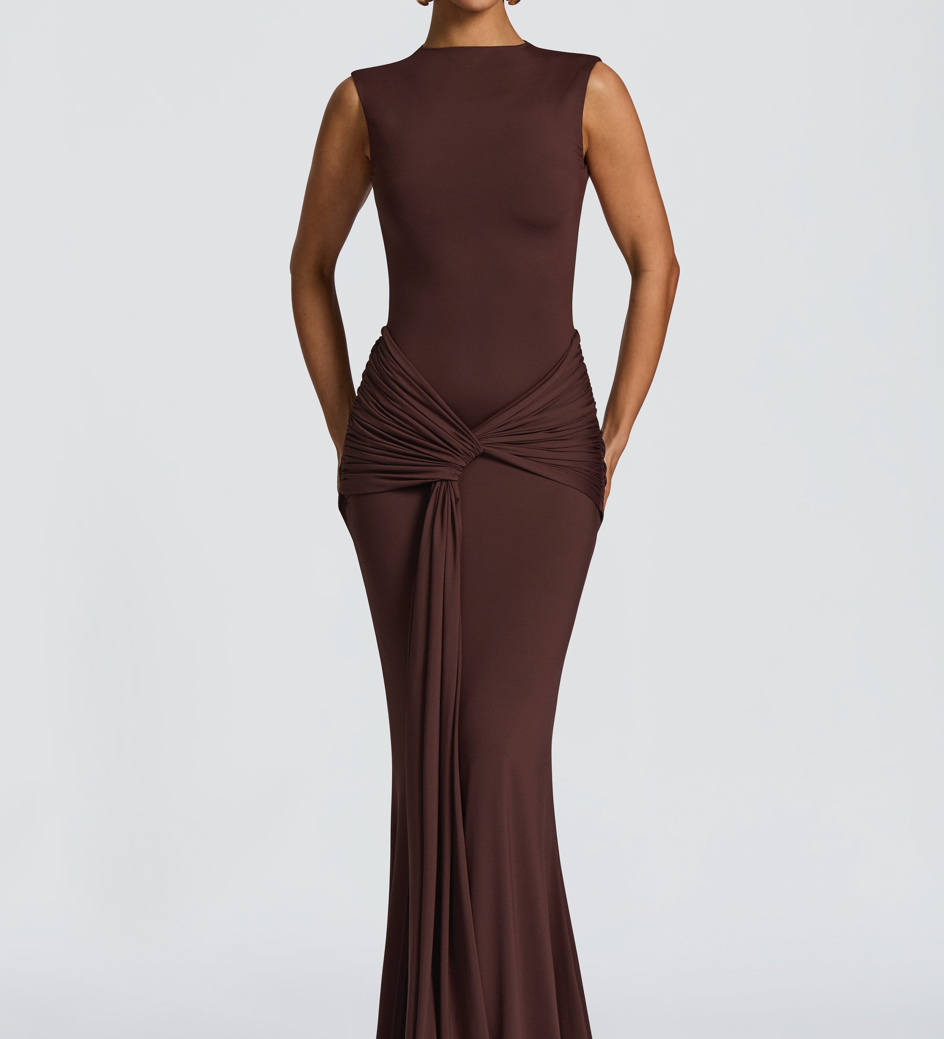 Šaty Alexandra™ – Elegantní silueta se sochařským drapováním