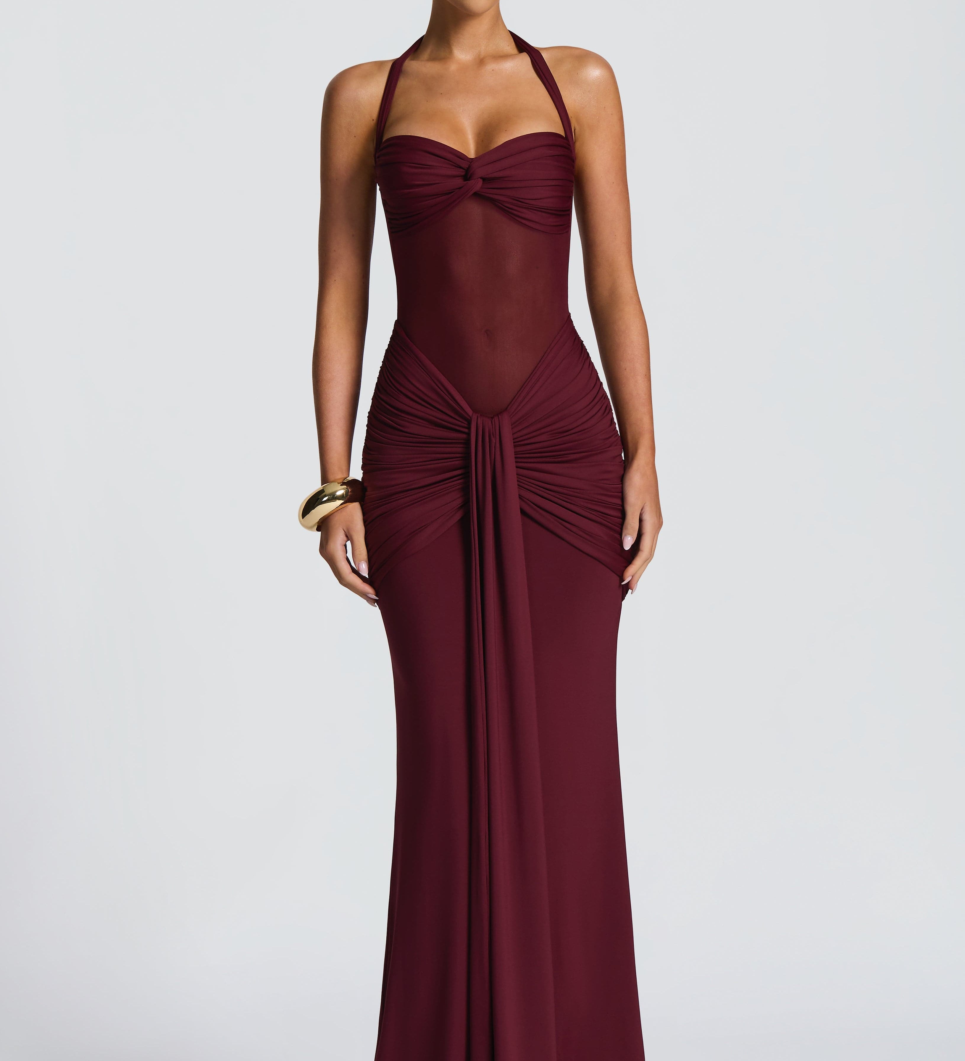 Královská – drapované šaty s okouzlující elegancí-